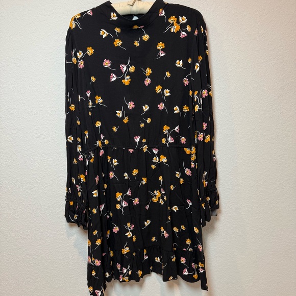 POPSUGAR Dresses & Skirts - POPSUGAR Floral Long Sleeve Dress